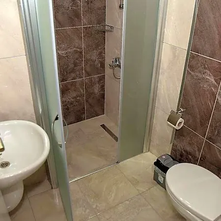 Aparthotel Irbec & *