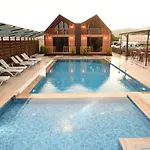 Aparthotel Irbec & *